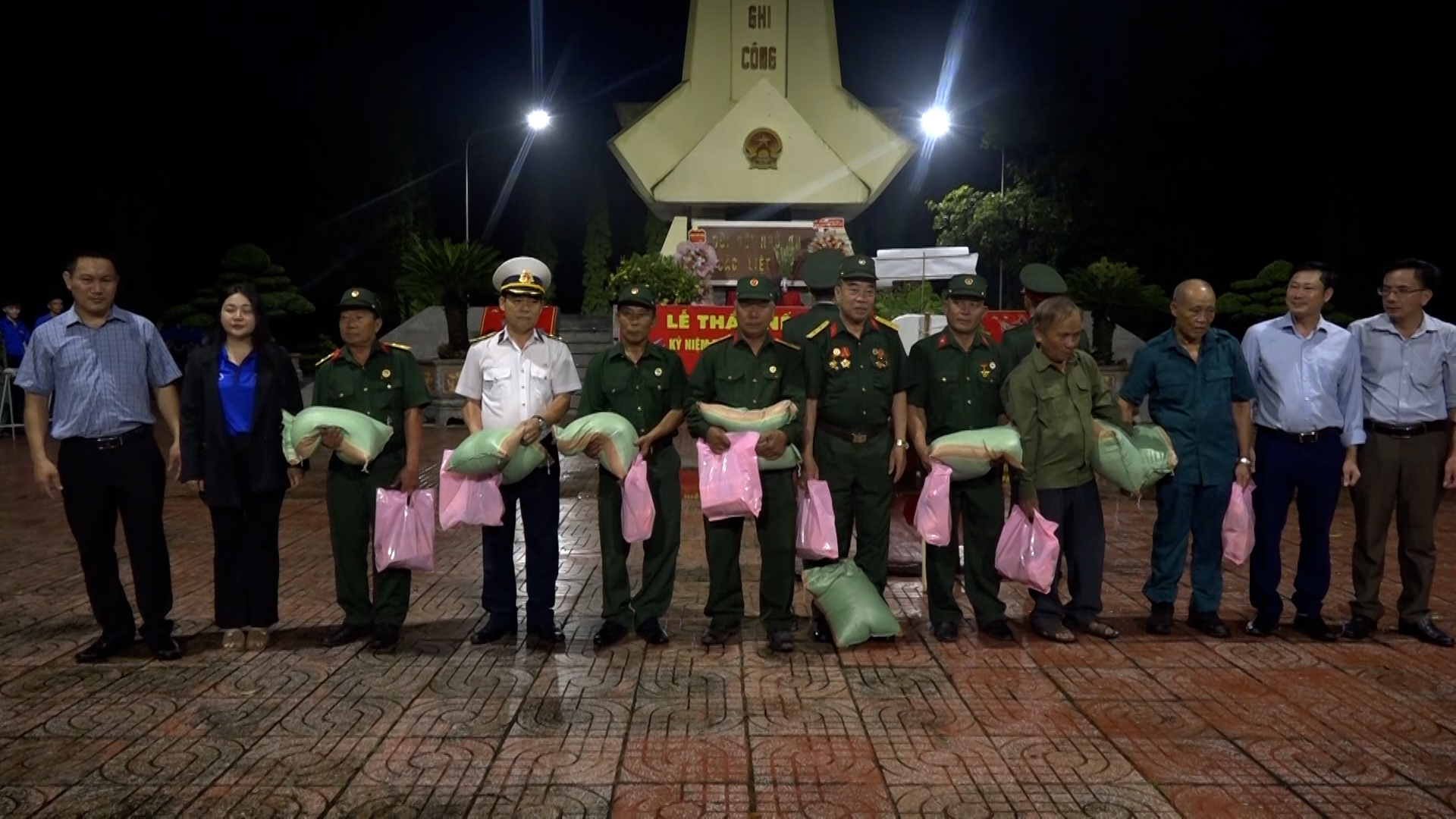 THẮP NẾN TRI ÂN.mp4.00_01_07_06.Still001